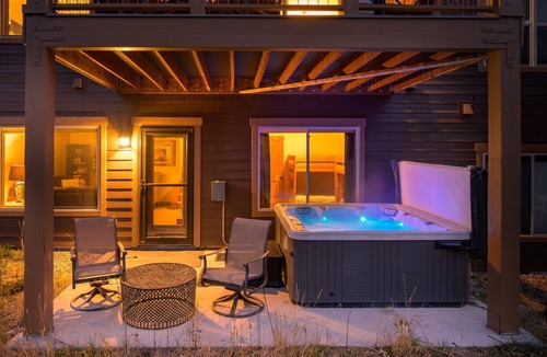 Rendezvous House | Downtown WP Chalet 123 I Hot Tub I Great Views I Bunk Room I Gas Firepit I Discounted Attractions