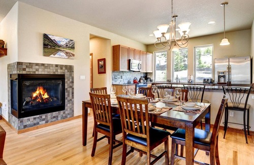 Rendezvous House | Downtown WP Chalet 68 I Great Views I Bunk Room I Discounted Attractions