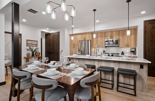 Old Town House | Downtown WP Penthouse 221 I Private Hot Tub I Great Views I Triple Bunk I Discounted Attractions