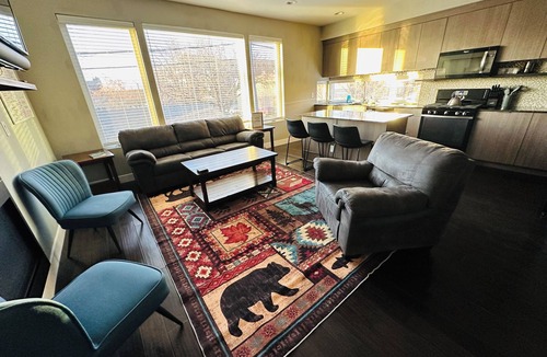 Curtis Park House | Dream Pad: 3BR Townhouse-heart of RiNo w/private garage - Sleeps 10!