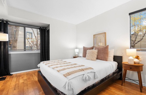 Englewood Apartment | DTC Apartment! Extended Stays, Free Parking & Fast WiFi!