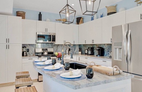 Uptown - Upper Duval House | *DUCHESS OF CATHERINE @ DUVAL* Home & Pool + Last Key White Glove Service.