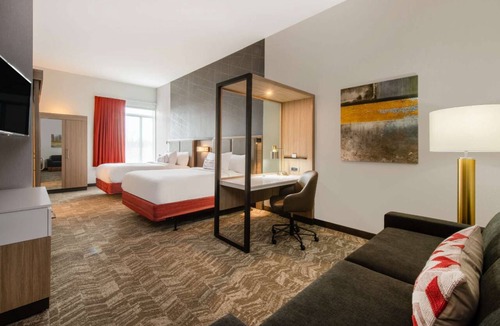 Parker Hotel | Easy Denver Access | Indoor Pool + Free Parking