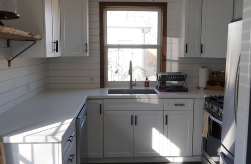 Englewood House | Easy Mountain Access Bungalow w/Home Office