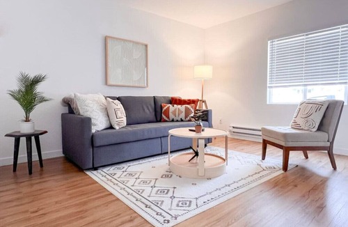 Pueblo Apartment | Easy Self Check In 2BD1BA Renovated Hidden Gem