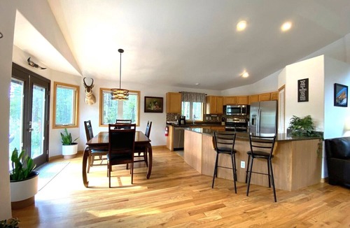 Evergreen House | ECHO HILLS MOUNTAIN LODGE - Evergreen Mtn Top Retreat - Foothills of the Rockies