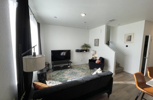 Johnstown House | Eclectic relaxing 3 bed, 53 min to Boulder for Sundance Film Festival!