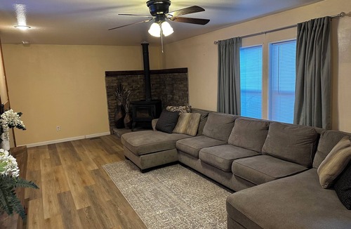 Alamosa House | Elegant Country Home w/4 Bedrooms and Large Patio