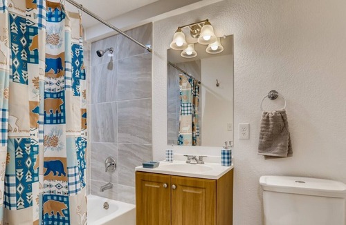 Green Valley Ranch House | **Elegant Home** With Movie Theatre & Gym Near DEN