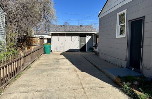 North Aurora House | Elmira 1-bedroom guesthouse in beautiful Aurora