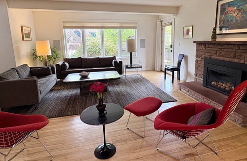 Lower Chautauqua House | Enjoy the Magic of Chautauqua Park & Walk to CU/4-5 Bedroom Home