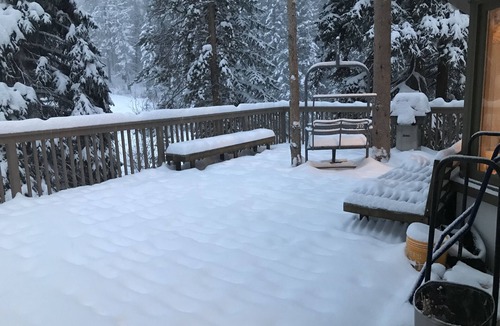 Vail Ski Chalet | Entire 7BR House on Gore Creek · Walk to Both Villages · Hot Tub · Sleeps 16