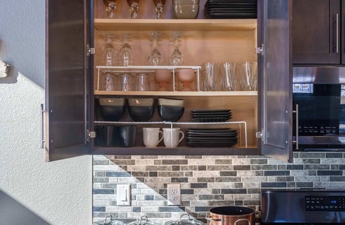 Silver Cliff House | Epic Mountain View Dark Skies Retreat with 2 Living Spaces, Perfect for Couples & Families