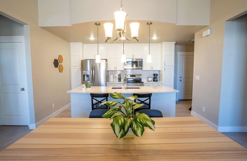 Centerra Apartment | Escape to the heart of Colorado!