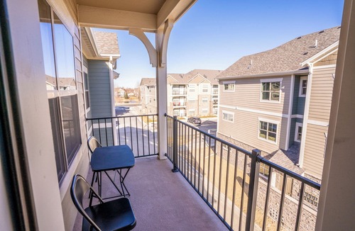 Centerra Apartment | Escape to the heart of Colorado!