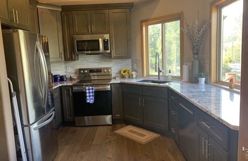 Shadow Mountain Apartment | Evergreen Mountain Escape - Newly remodeled!