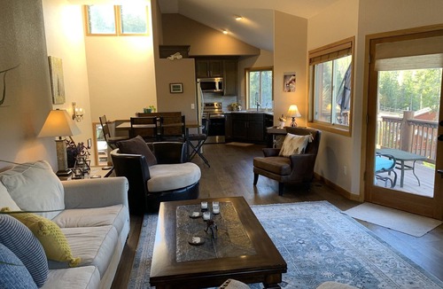 Shadow Mountain Apartment | Evergreen Mountain Escape - Newly remodeled!