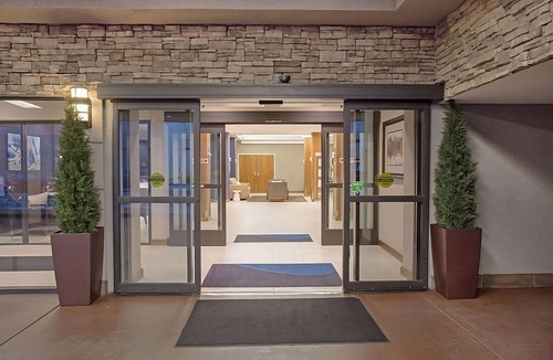 Downtown Denver Hotel | Experience Denver's Best! Pet-friendly Property!