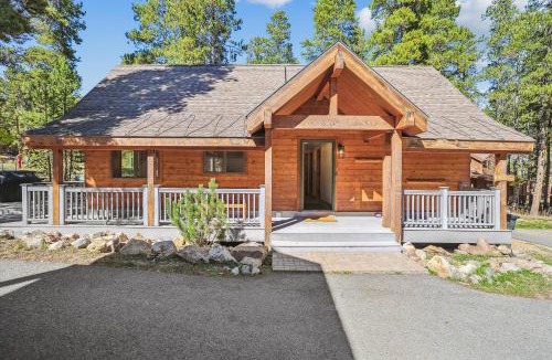 Warrior's Mark West House | Experience Freeride Haus, a beautiful Breckenridge home with a private hot tub