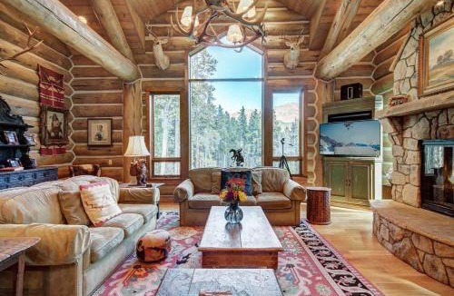 Breckenridge House | Experience luxury at Bear Lodge, a spacious 6 bedroom retreat in Breckenridge