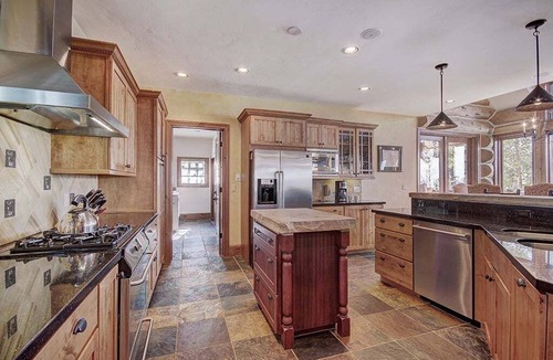 Breckenridge House | Experience luxury at Ten Mile Estate, stunning mountain views and private hot tub!