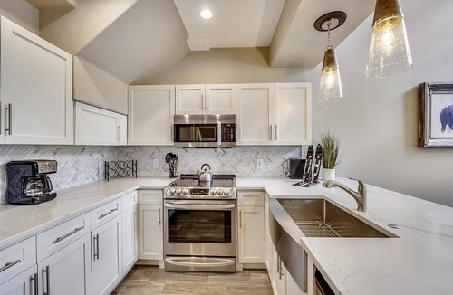 Warrior's Mark Condo | Experience mountain living in style at Corral 306E, a spacious, remodeled condo in Breckenridge!