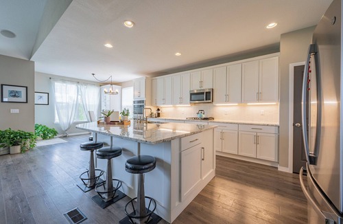 The Meadows House | Exquisite Home Away from Home with Large Back Patio and Room for Everyone