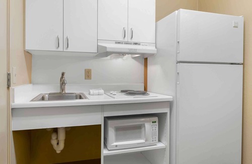 Glendale Hotel | Extended Stay America Select Suites Denver Cherry Creek