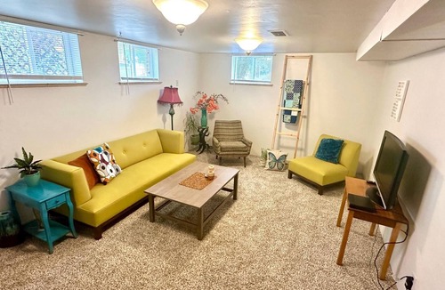 Barths Apartment | Fabulous 1-bedroom apartment in Wheat Ridge perfect for your stay