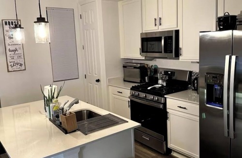 Aurora House | Fabulous townhome near to the Gaylord Rockies Resort & Convention Center