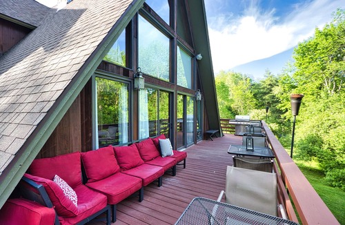 Saratoga Springs House | Family and Dog Friendly Home near historic racetrack and downtown w/a fire pit.
