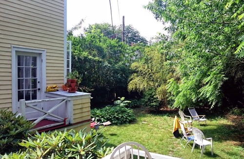 Top of the Hill Apartment | Family Apartment Near Marinas/Downtown Newport, Rhode Island.