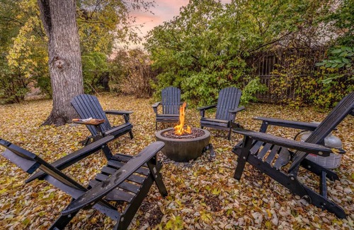 Lamar Heights Area House | Family Friendly Retreat with Game Room Huge Yard