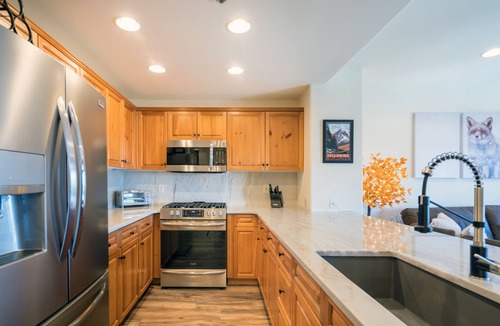 Mountain Village Condo | Family-Friendly 2-Bedroom Mountain Retreat With Pool, Hot Tubs