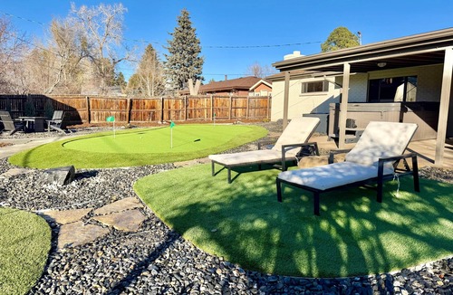 Littleton House | Family Fun Hub Games, Hot Tub, Putting Greens