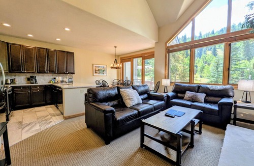 Mountain House House | Family Retreat | Garage for Bikes, Hot Tub, Views
