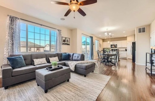 Castle Rock House | Family Retreat w/Large Yard/Fireplace/Gym between Castle Rock and Parker