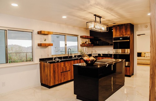 North Broadway House | MAJOR INTERNATIONAL SPORTING EVENT 2026 Luxury Estate Sleeps 10+ Private Shuttle to San Diego & LA Matches