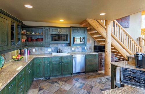Mountain Village House | First Tracks on Sundance - Slope-side Skiing! Views - Private Hot Tub - A/C !