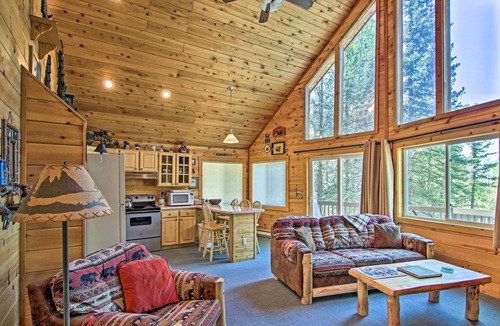 Florissant Cabin | Florissant Hilltop Hideaway w/Porch, Pond View