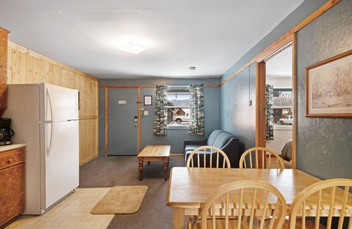South Fork Cabin | Foothills Lodge 4 - South Fork