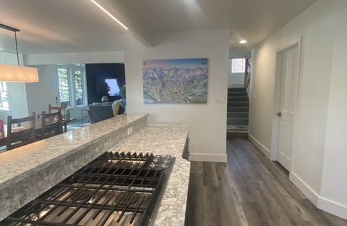 Warrior's Mark West House | Forest Retreat, Walk to Burro Trail, Peak 10/Quandary Views, Fire Pit, Sleeps 12