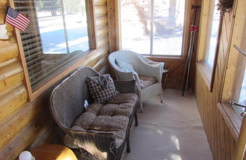 Ponderosa Pines House | Forest View - 4 bedroom, skiing, fishing, hiking, wildlife. STR permit #1061