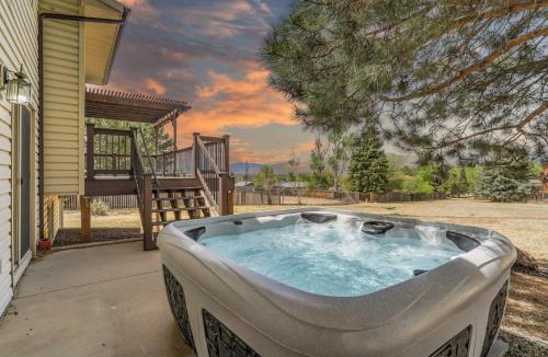 Park Vista House | Foxwood Acres Family Home Hot Tub & Mountain Views