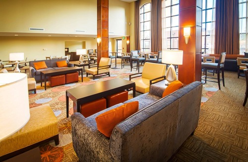 Northfield Apartment | Free Breakfast Buffet. Pool & Gym Access. King Studio.