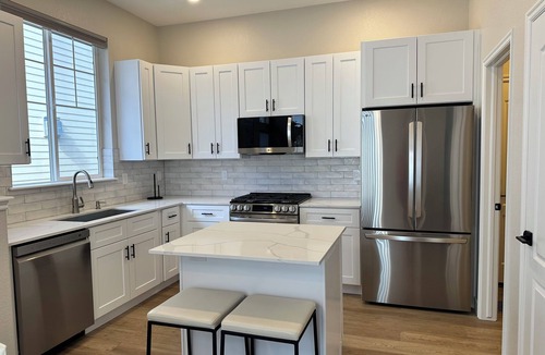 Southridge House | Freshly Remodeled 3 bed 3 bath 2 car garage in Highlands Ranch, 30 day minimum.