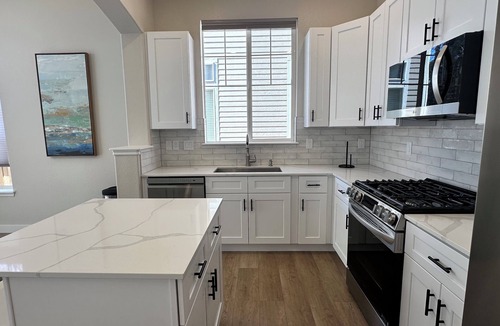 Southridge House | Freshly Remodeled 3 bed 3 bath 2 car garage in Highlands Ranch, 30 day minimum.