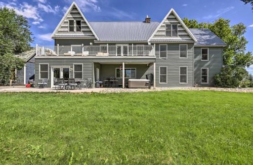 Fruita House | Fruita Victorian Home w/Hot Tub + Mountains!
