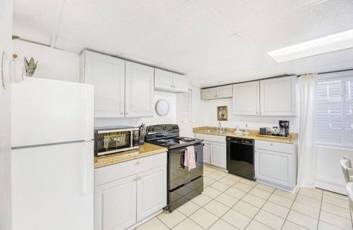 Sheridan Apartment | Furnished 2BR · 15 Min to Red Rocks & Denver