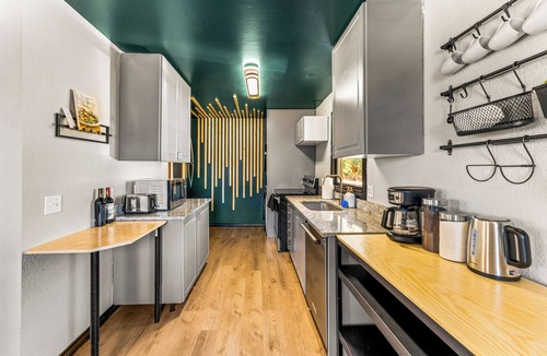 Dayton Triangle House | Game Night House with Eight Rooms